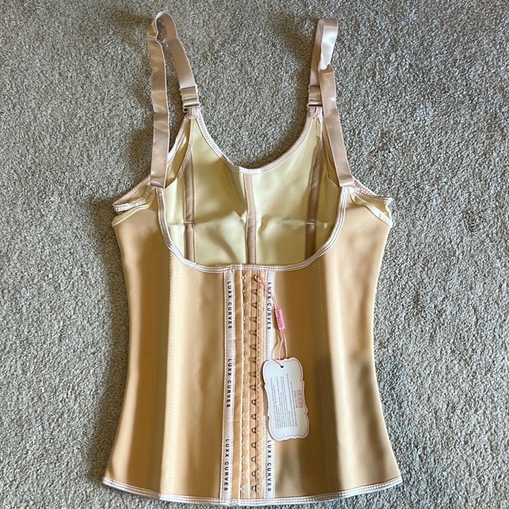 Brand New Luxx Curves Full Back Waist Training Vest, size xsmall
